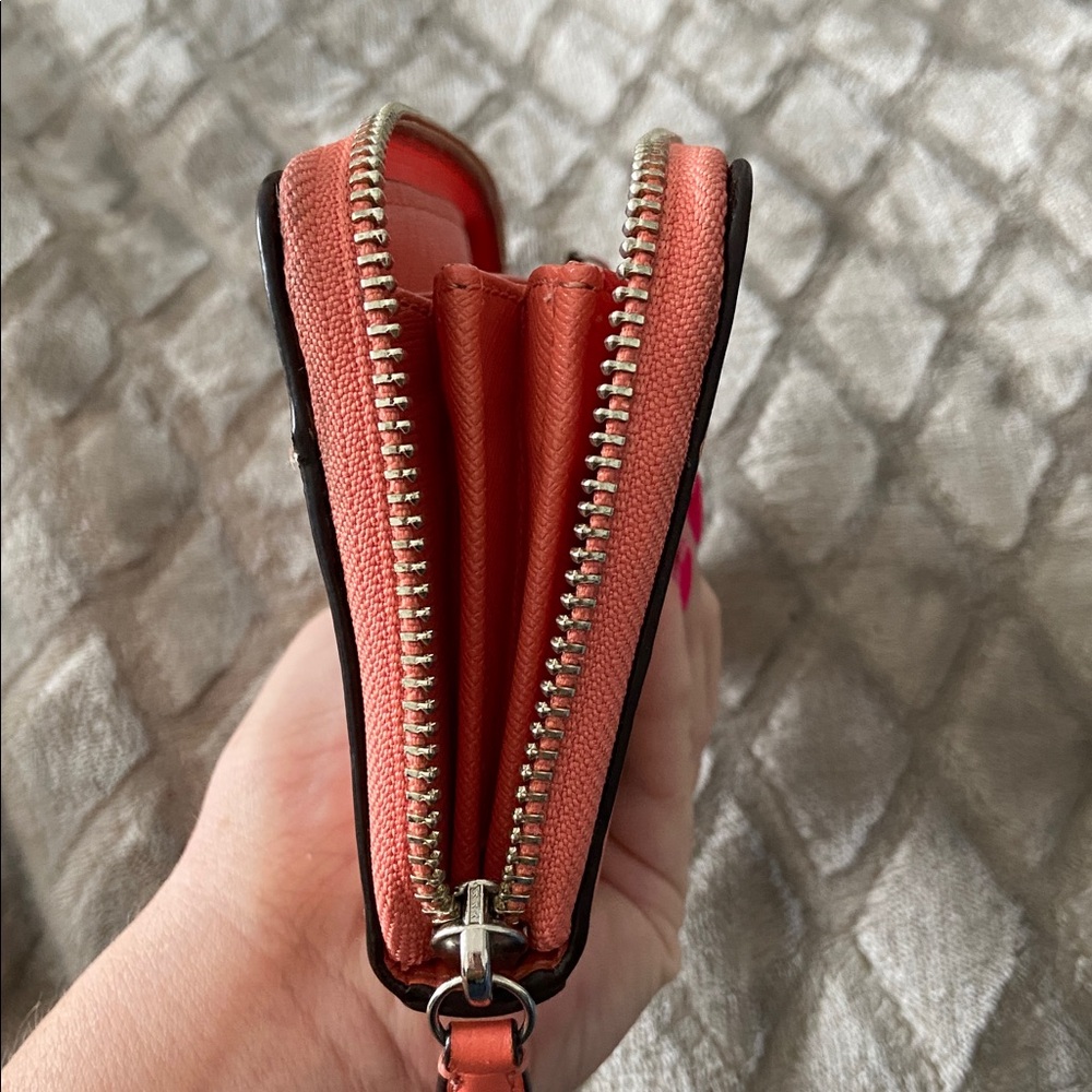 Coach Peyton Multistripe Zip Wallet. - Picture 6 of 10
